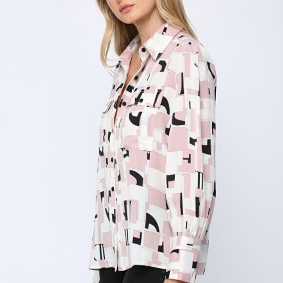 𝅺geo print 2- pocket button down - Picture 2 of 9